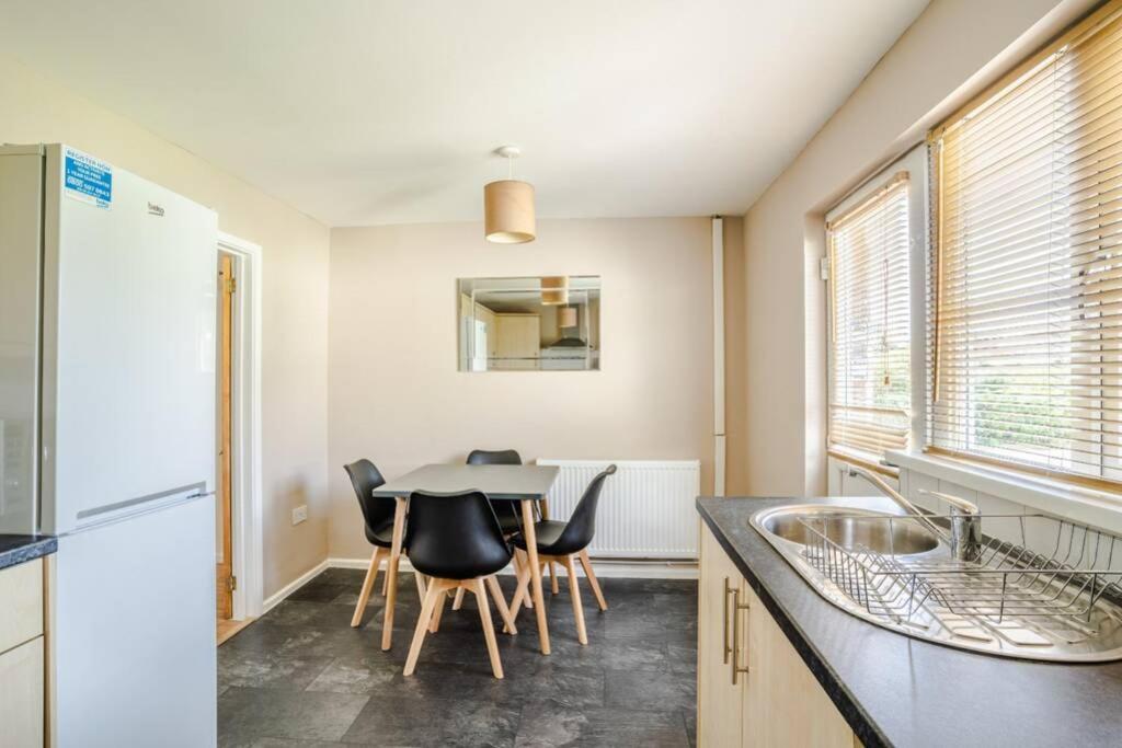 Off Road Parking, Smart Tv In Each Room! Swansea Exterior foto