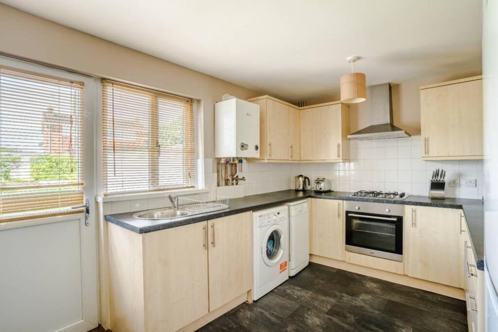 Off Road Parking, Smart Tv In Each Room! Swansea Exterior foto